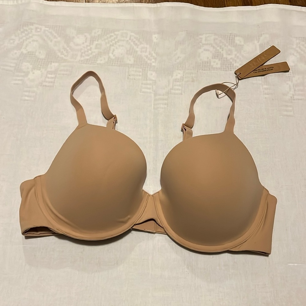 SKIMS Nude T-Shirt Bra
